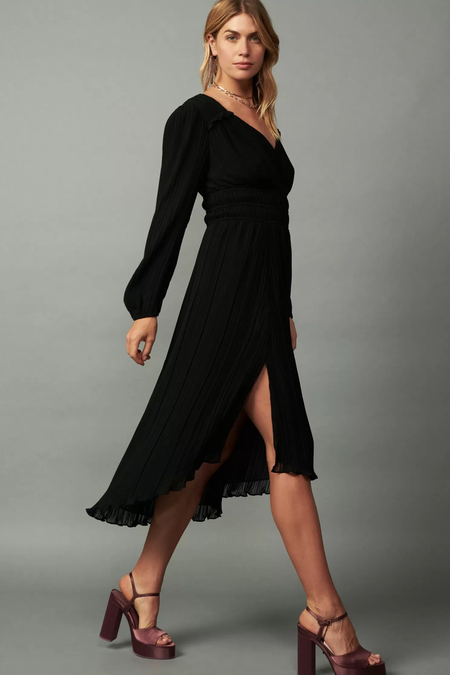 Best Sale Pleated V-neck Midi Dress Midi Dresses