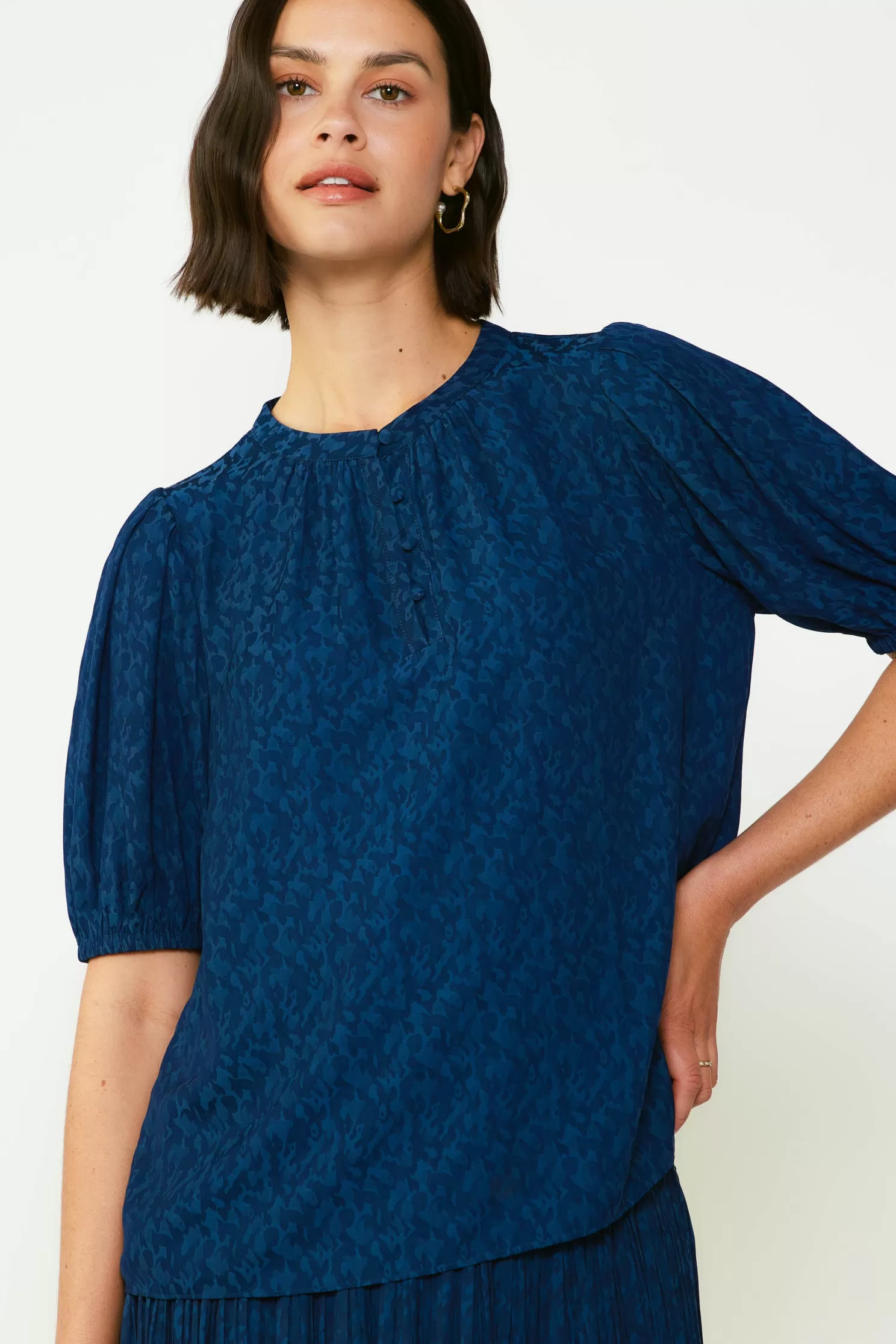 Outlet Roundneck Placket Blouse Blouses