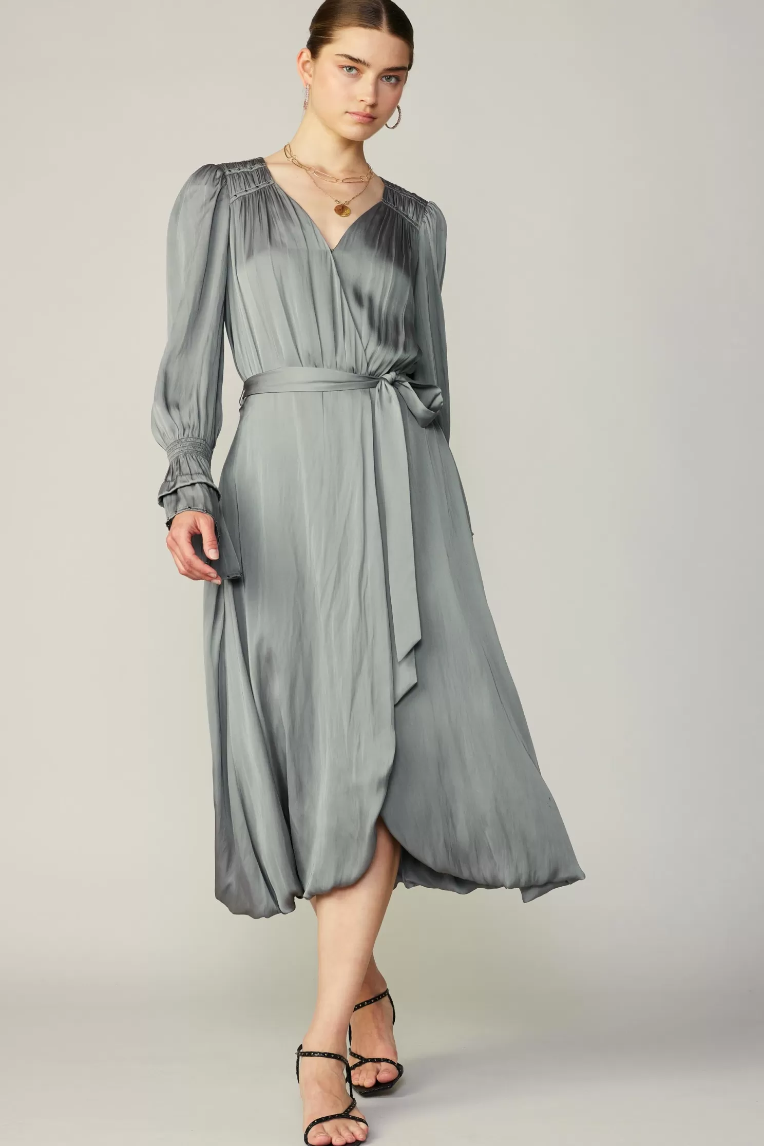 Outlet Tiered Sleeve Wrap Midi Dress Midi Dresses